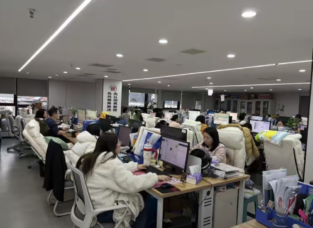 企算子年会员工集体合影留念