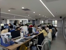 企算子会议室与客户洽谈合作